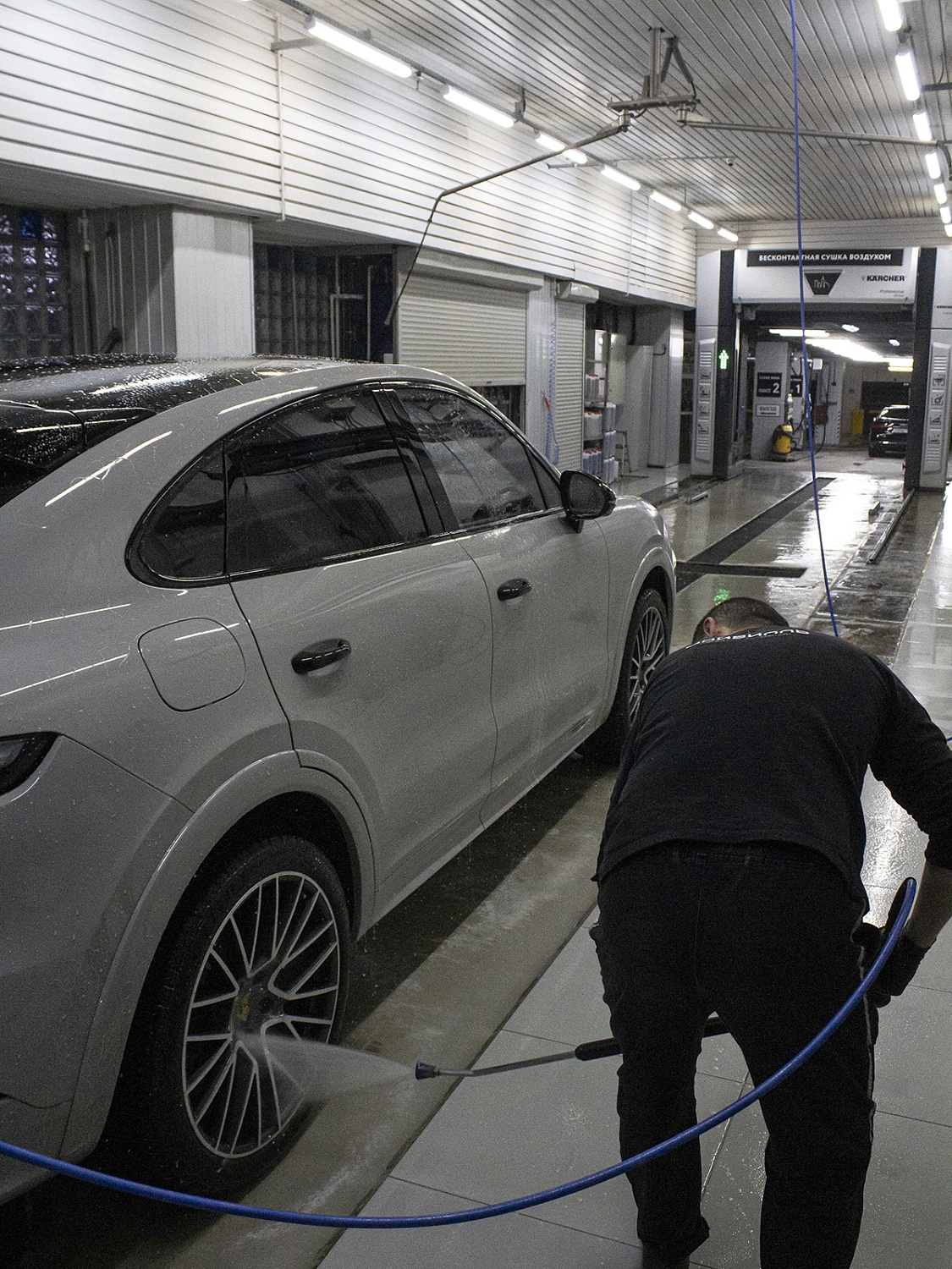 Porsche Cayenne grey
