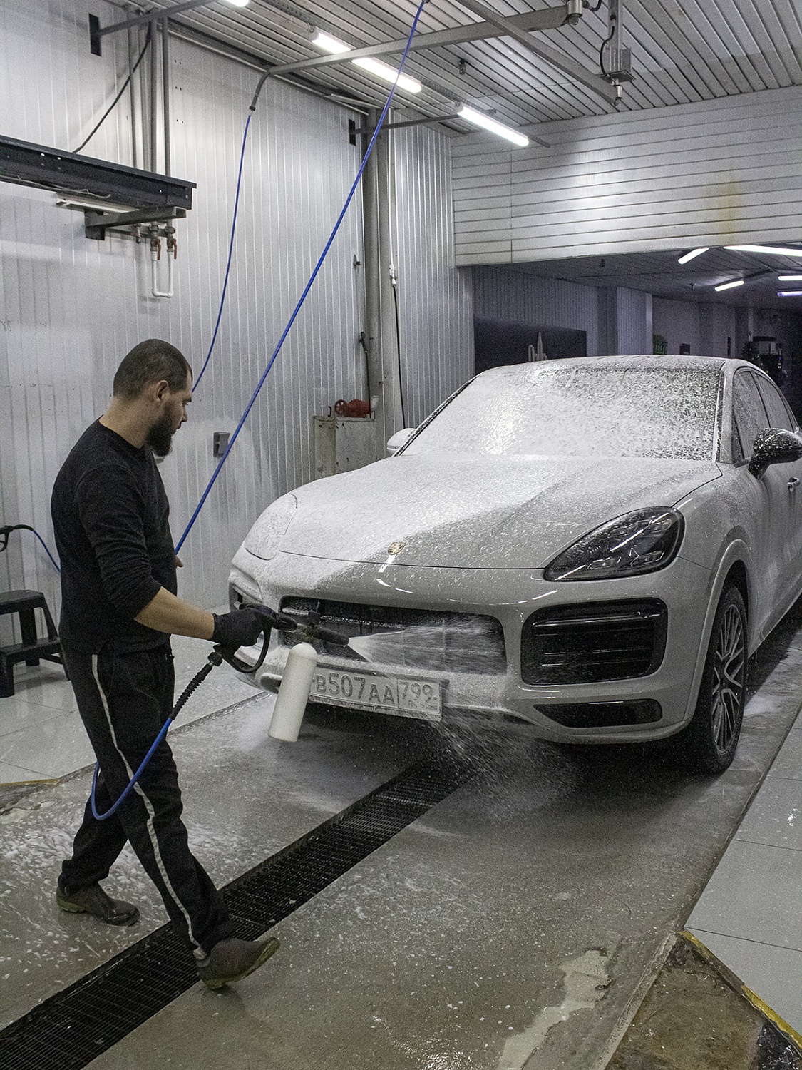 Porsche Cayenne grey