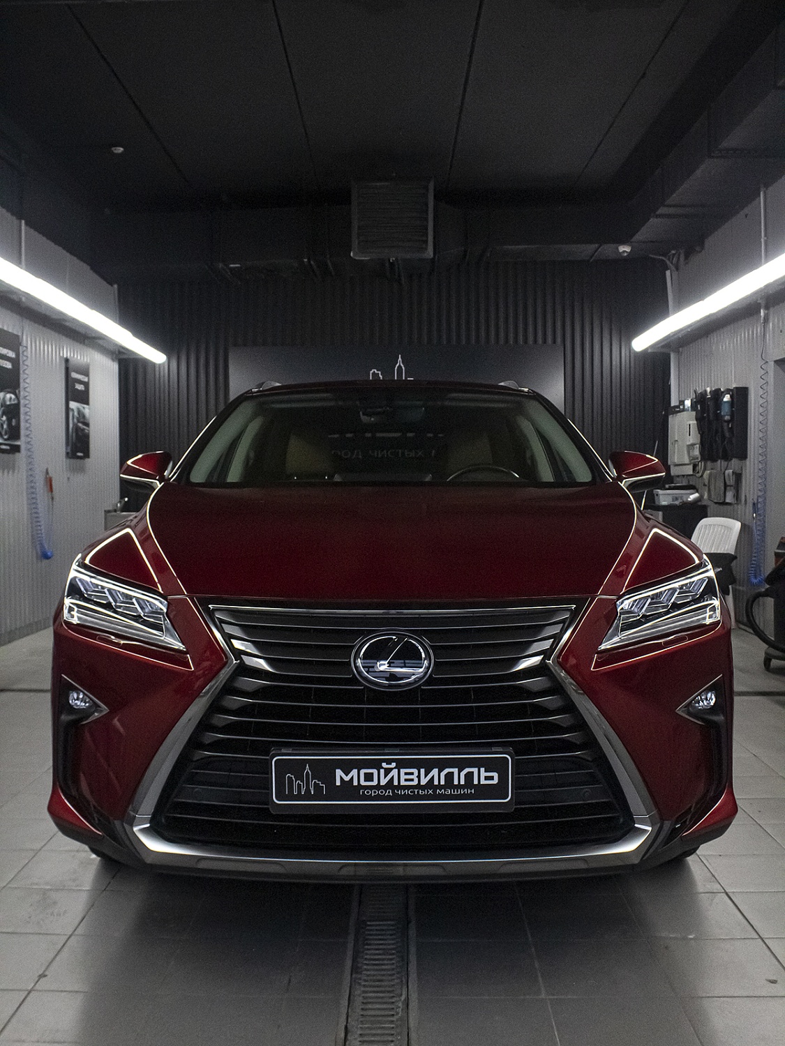 Lexus RX 350 red